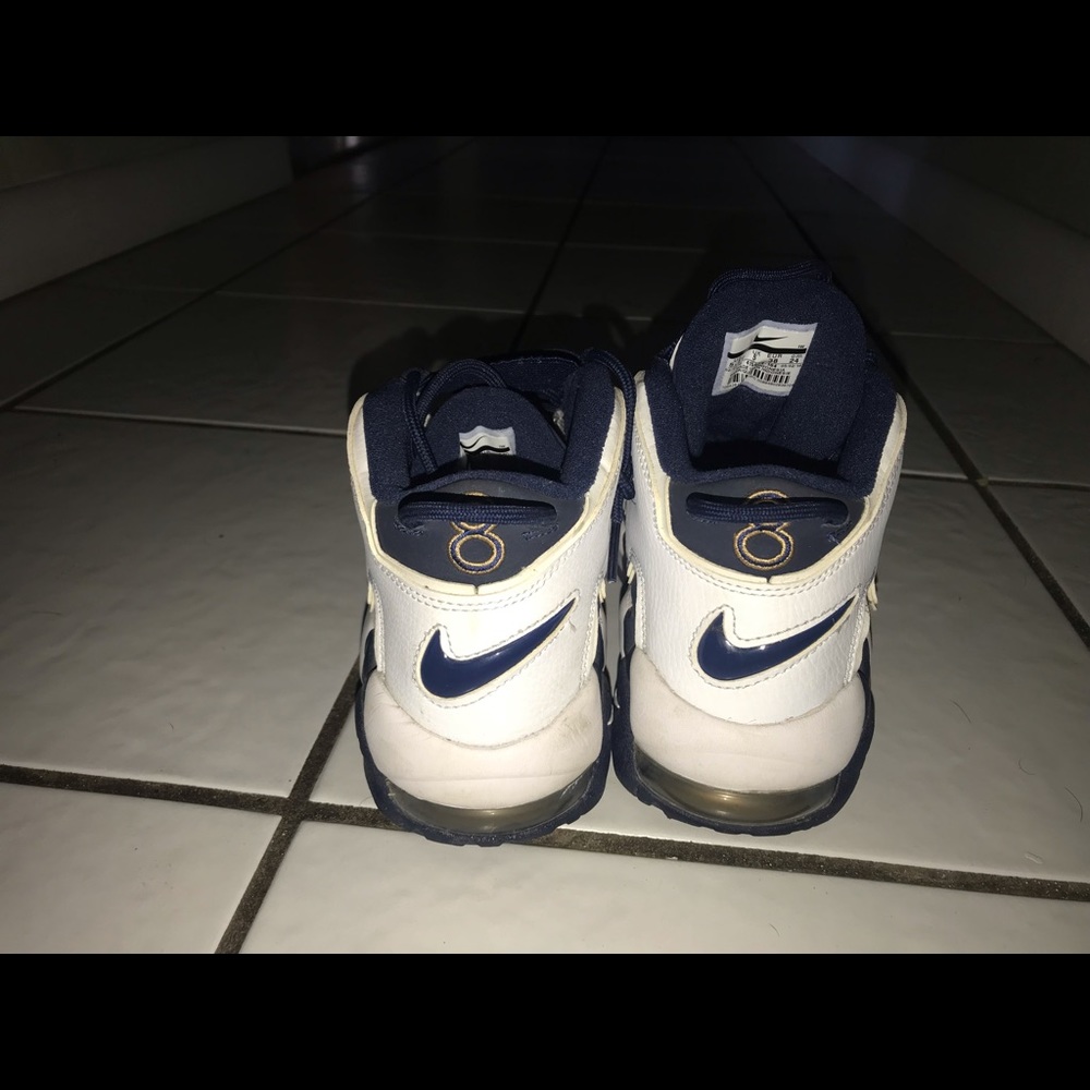 Sneakers - Picture 3 of 4